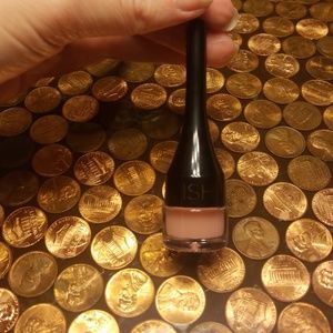 Ish lip statement single